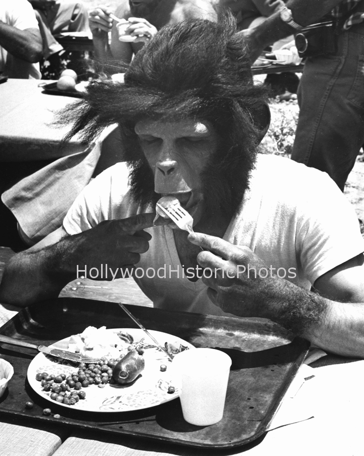Planet of the Apes 1968 Lunchtime on the set.jpg
